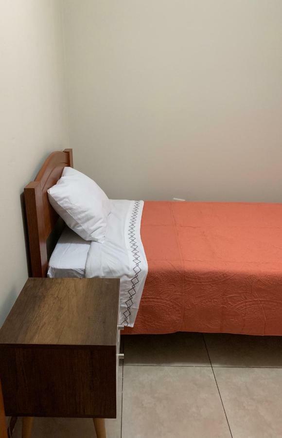 Chaglla Airport Bed and Breakfast Callao Exteriör bild